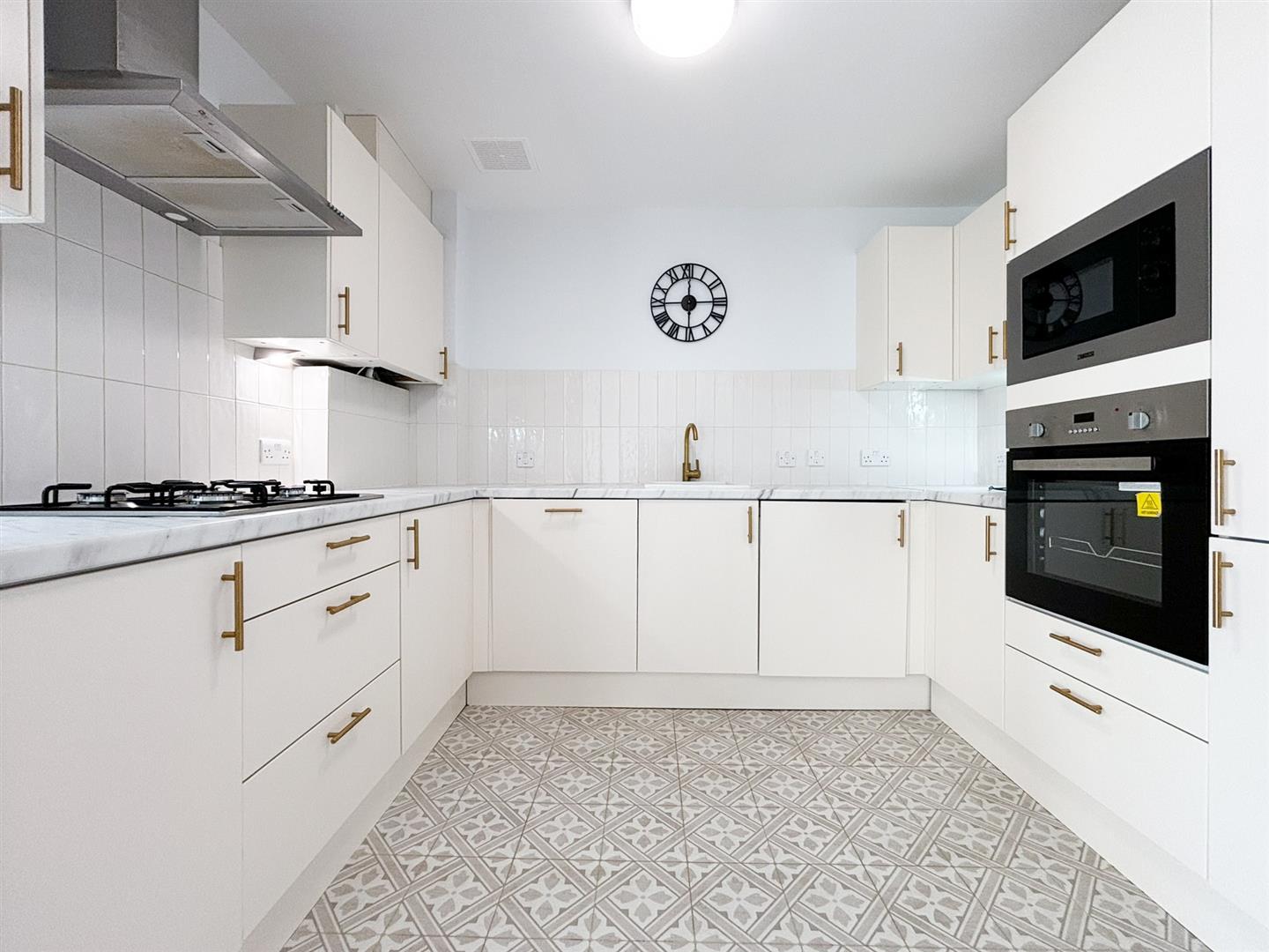 3 bed property in 1 North Bank, London